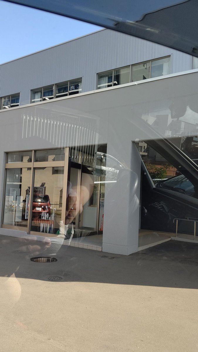 納品に来た！新しい小学校、校舎が５階建て！中高層な小学校始めてみた！凄いなぁ。 [おもちゃの平野【Twitter】]