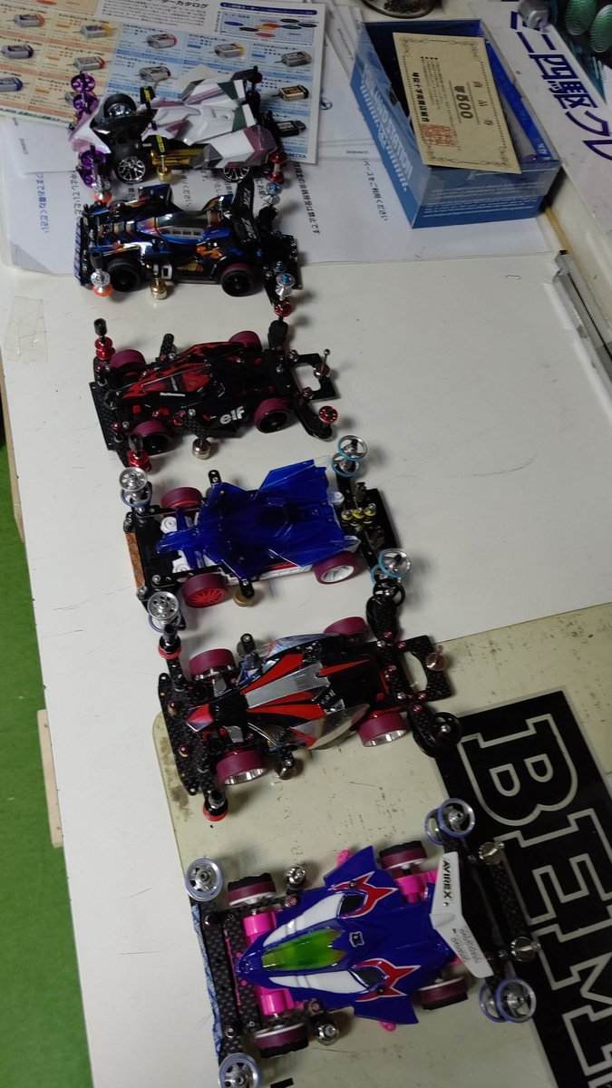 おもちゃの平野ミニ四駆大会、オープン部門準決勝始めま～す [おもちゃの平野【Twitter】]