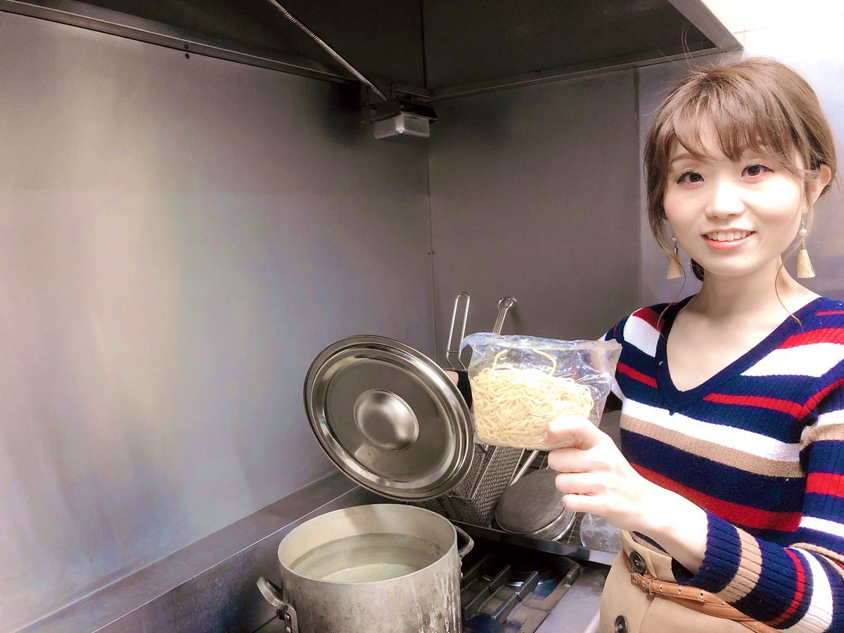 本日はピロスラーメン会！みんなで楽しく準備して美味しくいただきました！銀波露の土田さんありがとうございました！#銀波露... [カラオケピロス【Twitter】]