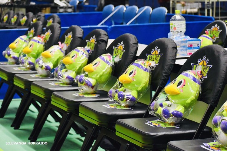 昨シーズン初めて実施した #テディベアトス🧸🎁今季は社会状況を考慮して、募金活動の形で実施させていだきます。お寄せいただいた募... [レバンガ北海道【Twitter】]