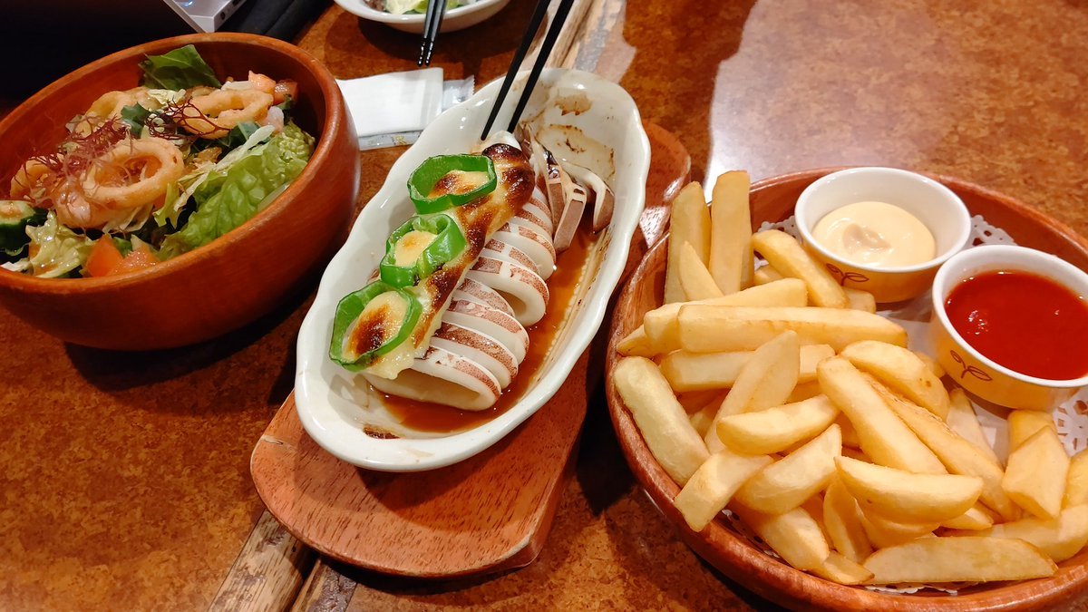 今日の晩御飯はびっくりドンキー昔、ドナルドだったなぁ(笑) [おもちゃの平野【Twitter】]