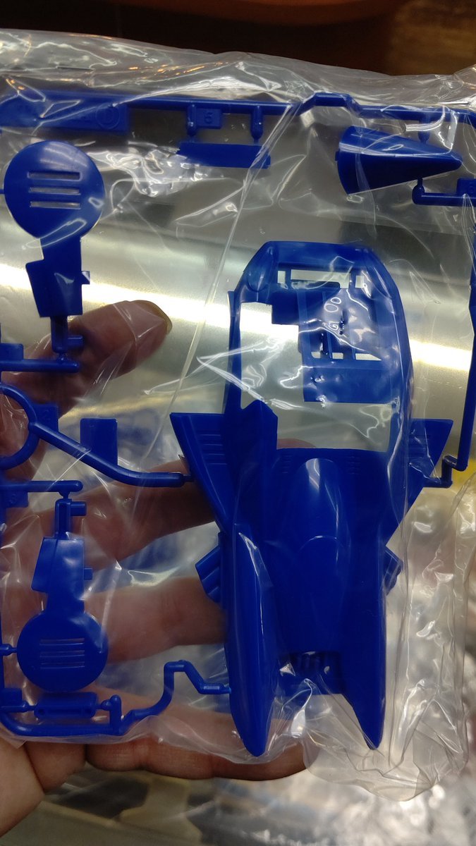 おもちゃの平野にミニ四駆、ストラトベクターのボディ入荷しました！超速GPでも人気のボディですな(笑) [おもちゃの平野【Twitter】]