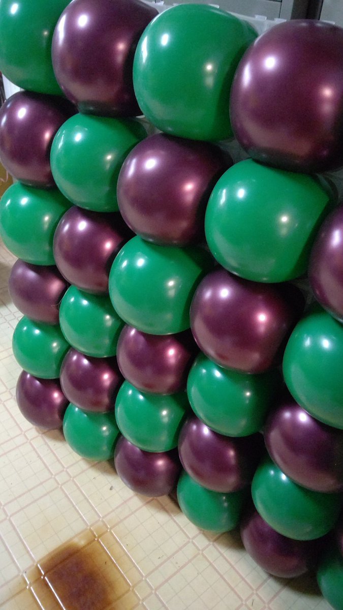 さっきのと並べると･･･😁(黒の風船の在庫が無かった💦) [おもちゃの平野【Twitter】]
