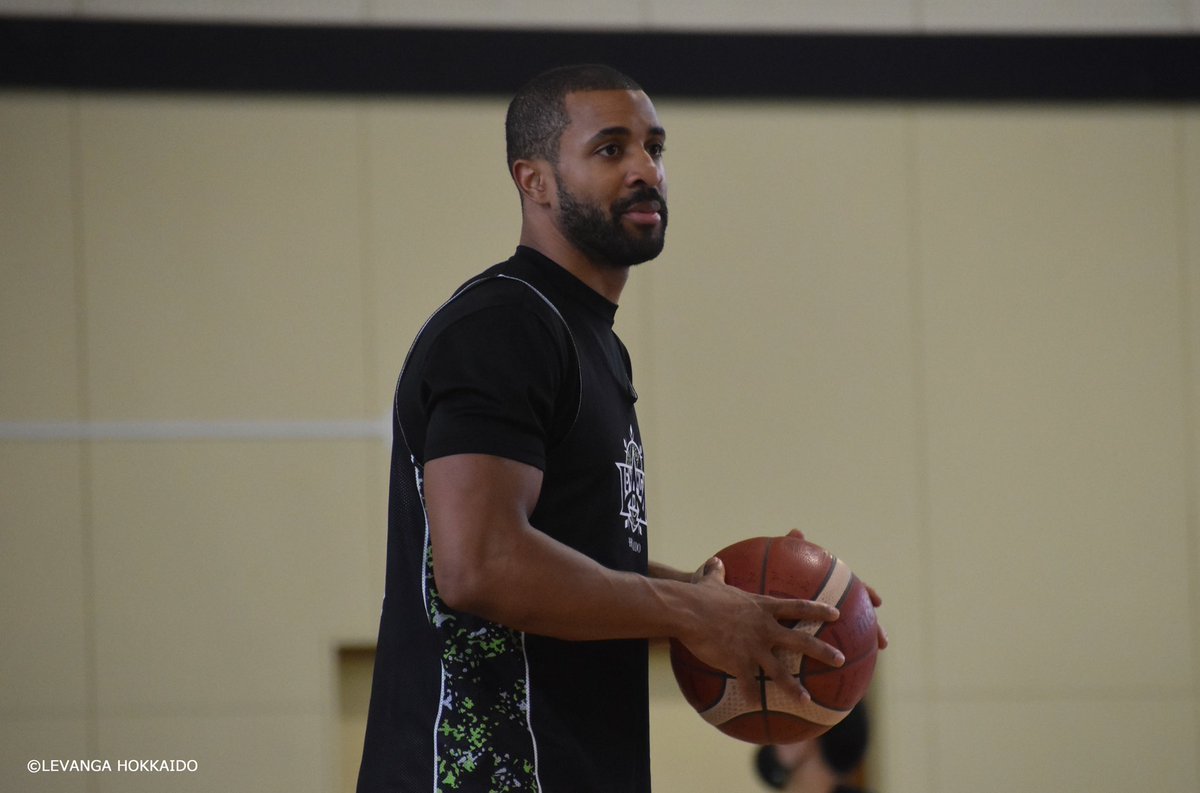 京都戦前 #ジョーダン・テイラー 選手コメント「前半戦の30試合が終わって9勝21敗と不甲斐ない成績と思うが、本来は9勝21敗のチーム... [レバンガ北海道【Twitter】]