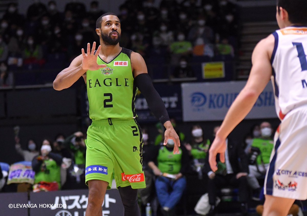 📝今日のハイライト📝インサイド陣をカバーしたのはアウトサイドの選手たち。身体を張ったディフェンスリバウンドが、最大16点差となる... [レバンガ北海道【Twitter】]