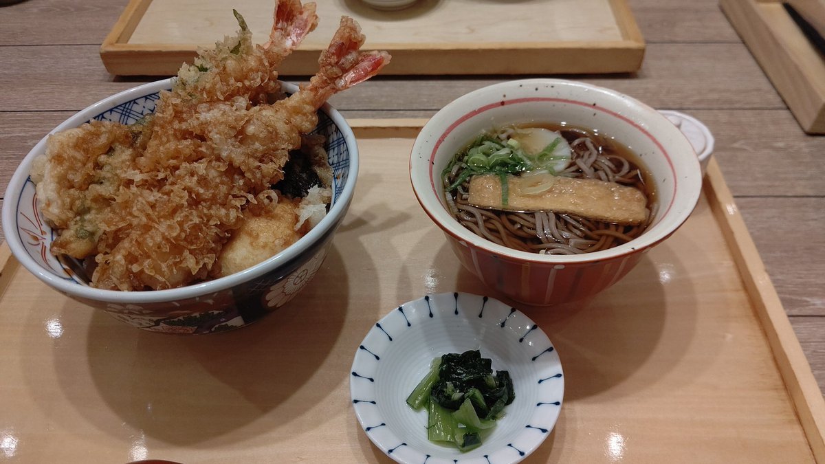 凄い雪なので、発寒イオンで昼御飯(笑) [おもちゃの平野【Twitter】]