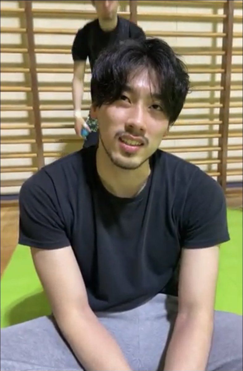 📢One Hoopメンバーの皆さまへお知らせ先ほどチーム練習終わりの様子を緊急LIVE配信しました🤭📱📡まだアーカイブ残していますの... [レバンガ北海道【Twitter】]