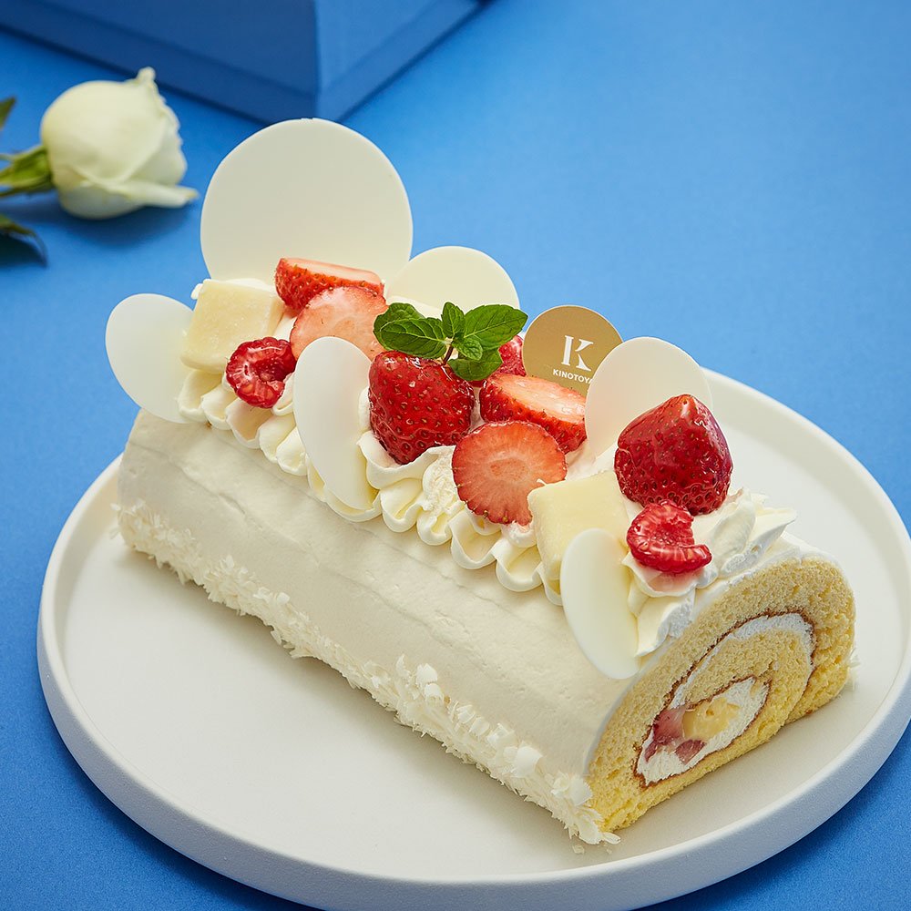 【新発売】「ホワイトデーイチゴカスタードロール」イチゴとカスタードクリーム、生クリームをスポンジで巻き、ホワイト生チョコレ... [洋菓子きのとや【Twitter】]