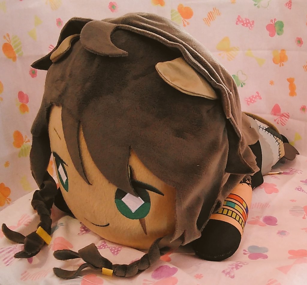 ツイステッドワンダーランド　レオナ・キングスカラー　メガジャンボ寝そべりぬいぐるみが入荷してます。当店には2個のみの入荷となっ... [ワンダーシティ札幌 プラボ札幌西町店【Twitter】]