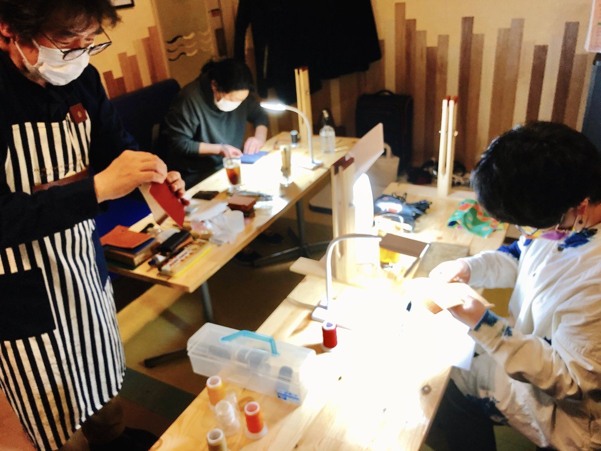 ただいま開催中です。#アトリエキュリオス#レザークラフト#ワークショップ#カラオケピロス https://t.co/VZBhU74zcJ [カラオケピロス【Twitter】]