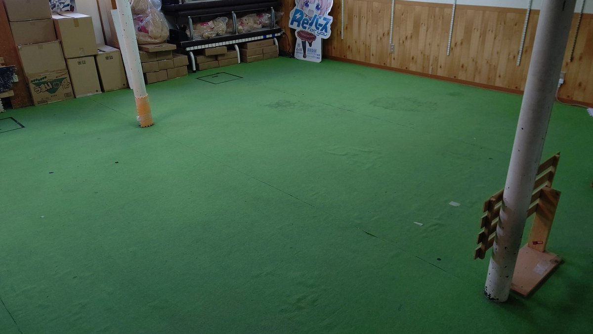 おもちゃの平野、ミニ四駆コース、作るよー！今回は、立体LCが欲しいとリクエストをいただきましたので、入れますよー(笑) [おもちゃの平野【Twitter】]