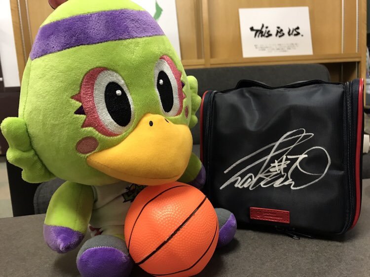 ⌛お申し込みは4/18(日)まで⌛今シーズンホーム最終節となる『5/1(土)富山戦の観戦チケット』と #レバンガ北海道 選手サイン入りトラ.... [レバンガ北海道【Twitter】]