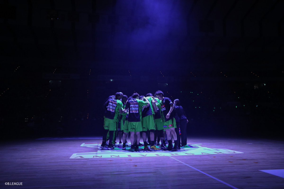 GAME DAY.厳しい状況下でも挑み続ける、最後まで諦めずに戦う。レバンガブースターの #全緑応援 を背に40分間戦い抜こう！https:... [レバンガ北海道【Twitter】]