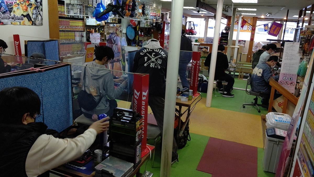 おはようございます☀本日のミニ四駆大会、あと3枠となっております！２階スペースは大会参加の方のみのご利用です。フリー走行の... [おもちゃの平野【Twitter】]