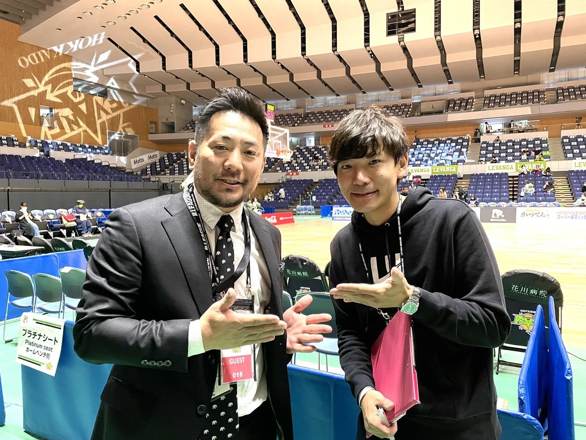 トークライブ、はじまりましたー✨#井口基史 さん×#中村剛大 さんの組み合わせでのぶっちゃけトーク、必見必聴です!!👀👂@Moto_Ba... [レバンガ北海道【Twitter】]
