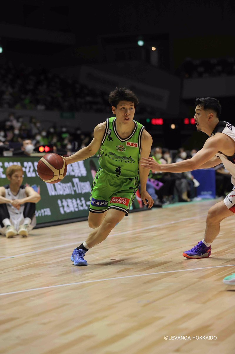 【GAME REPORT】プレシーズンゲーム2021.9.25.SAT@北海きたえーる本日の試合後の #佐古賢一 HC、#寺園脩斗 選手のコ... [レバンガ北海道【Twitter】]