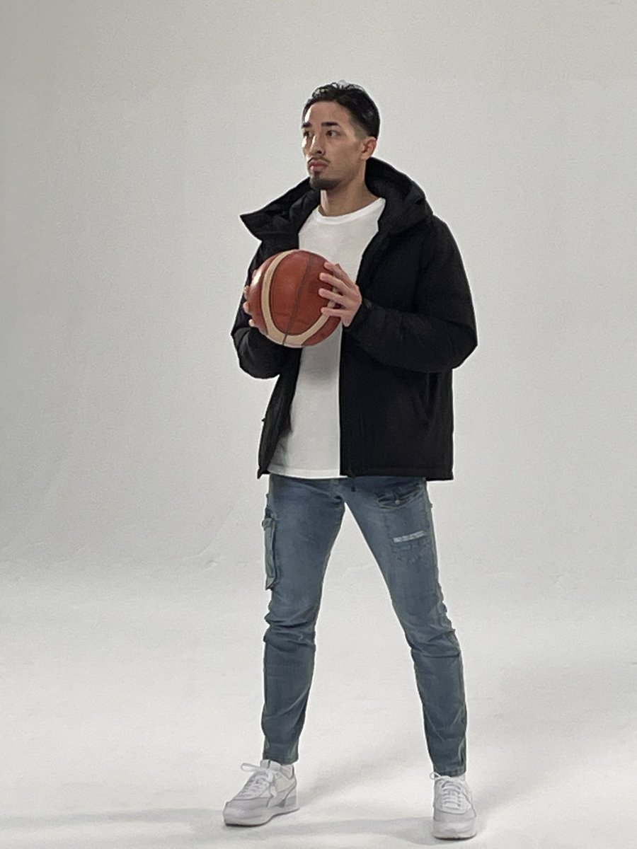 本日、2021-22シーズンもオフィシャルパートナーであります、#ハミューレ 様のCM撮影を行いました📸✨今回も撮影モデルに #牧全 選手... [レバンガ北海道【Twitter】]