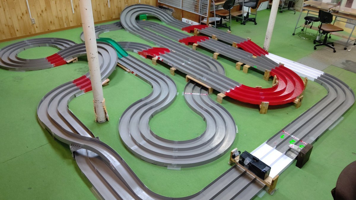 おはようございます☔あいにくのお天気ではありますが、昨日コース変更が終わりまして、このコースでお迎えいたします‼️開店で～す... [おもちゃの平野【Twitter】]