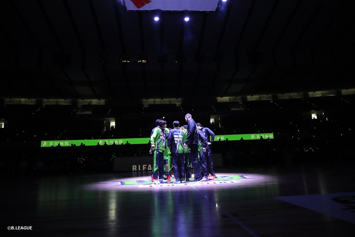 GAME DAY.ホーム開幕戦での今季初勝利。1勝をチームで積み重ねる為に、今日も出だしから出し惜しみせず。まずはディフェンスから... [レバンガ北海道【Twitter】]