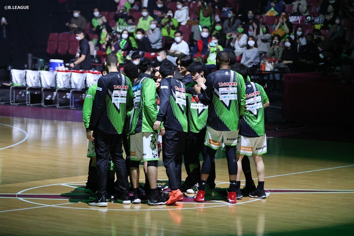 GAME DAY.全員が泥臭く全力で頑張ることができるのがこのチームでそこを誇りに思っていると語った佐古HC。自分たちらしく、全力で... [レバンガ北海道【Twitter】]