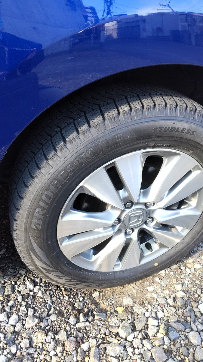 タイヤコウカーン!ヘルニアのため、初めてディーラーに交換してもらった。楽チン。（笑） [おもちゃの平野【Twitter】]