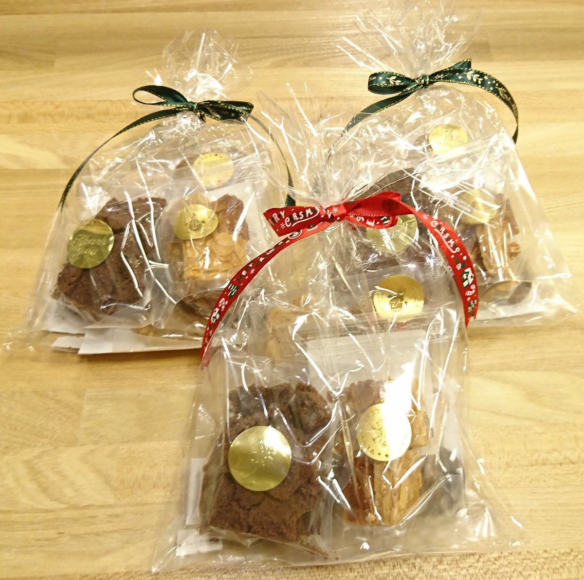 #e’ sweet’coさんの #クッキー🍪 をご紹介します‼️こちらは、期間限定の #クリスマスセット で通常よりもお買い得になっており... [元気ショップいこ～る【Twitter】]