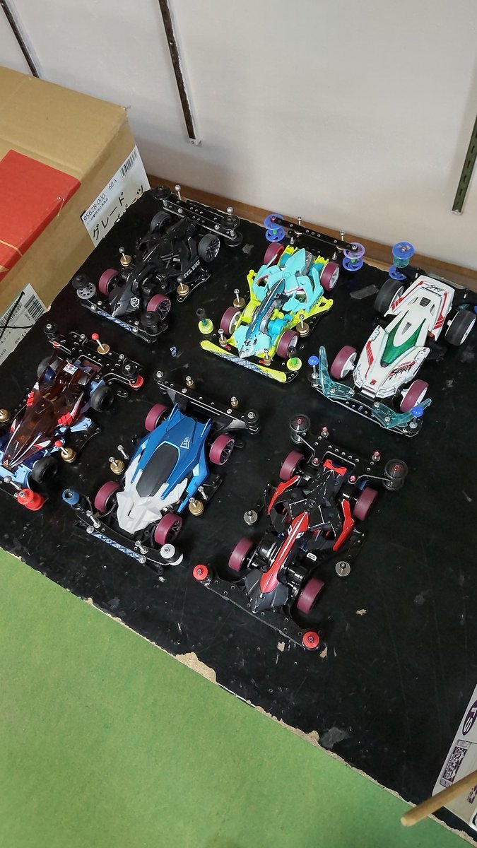 おもちゃの平野ミニ四駆大会ＫＰＲ部門準決勝始めまーす（笑） [おもちゃの平野【Twitter】]