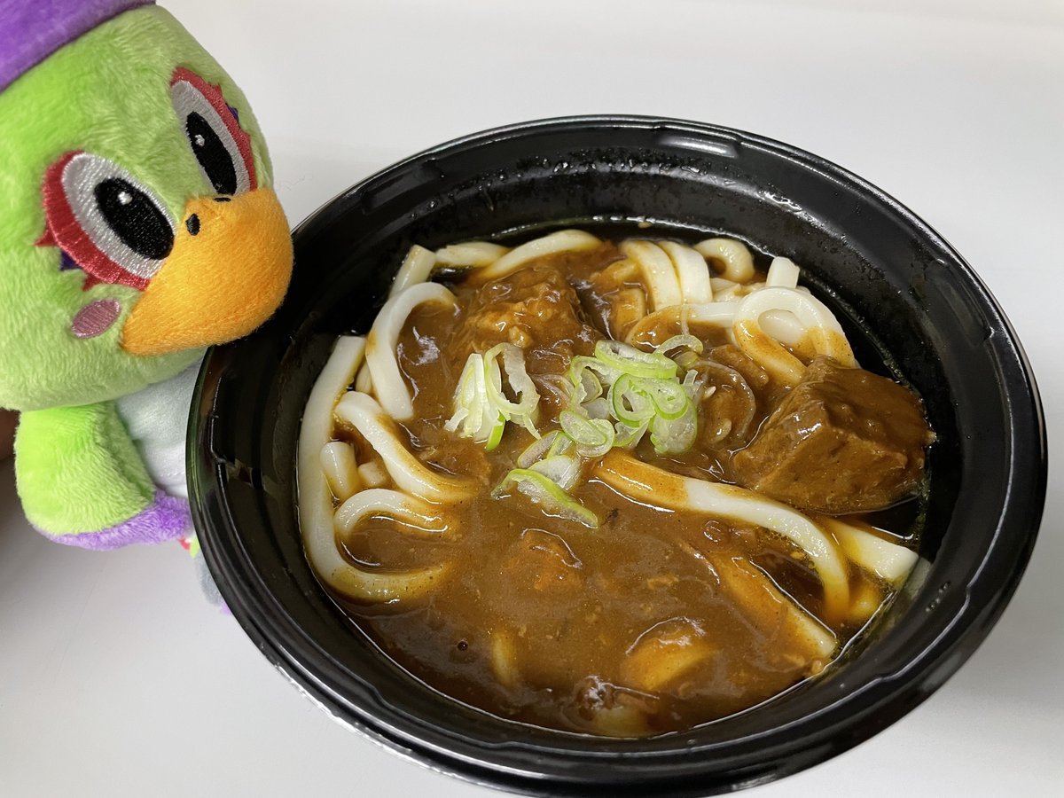 【飲食情報】#CIERVO は地下1階アリーナ入口前に出店中！ぜひお立ち寄りください💚【肉とろカレーうどん】とちびレバ😋カレーのに... [レバンガ北海道【Twitter】]
