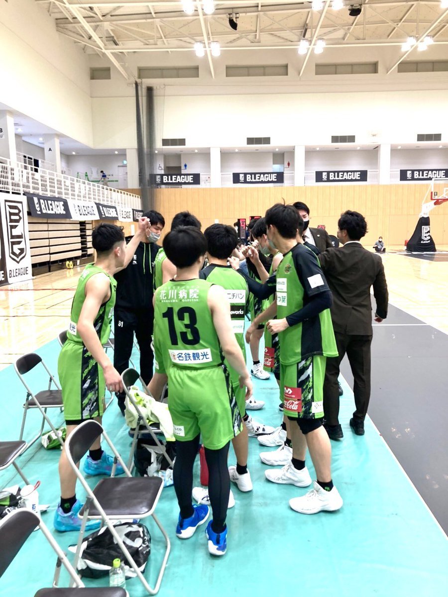 16点リードで後半開始。引き続き全緑応援よろしくお願いします!!サンロッカーズ渋谷U18 33#レバンガ北海道U18 49SR渋谷【Q】北.... [レバンガ北海道【Twitter】]