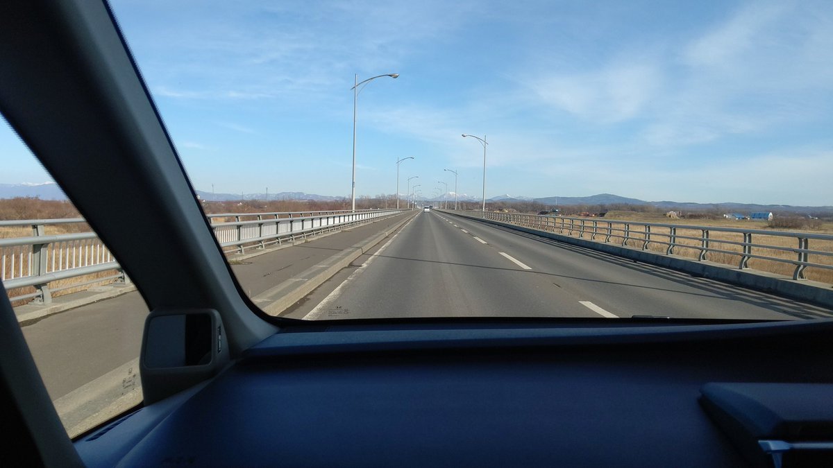 いい天気～肉眼では山がキレイに見えてます [おもちゃの平野【Twitter】]