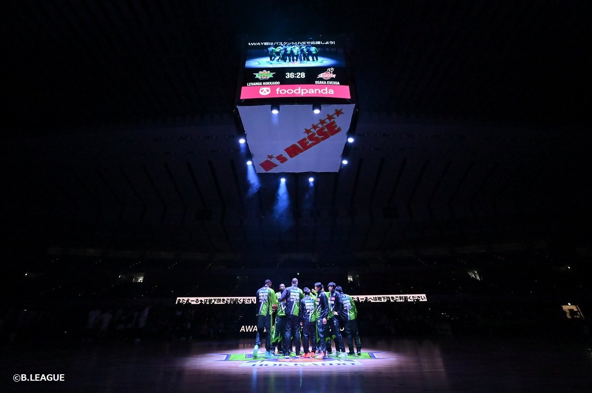 GAME DAY.タレントの揃った大阪に対し、ディフェンスでハードワークすることで掴んだ昨日の勝利。今日も全員で、40分間戦い抜き、... [レバンガ北海道【Twitter】]