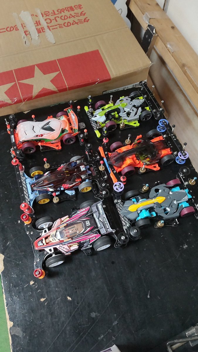 おもちゃの平野ミニ四駆大会、KPR部門準決勝始めまーす（笑） [おもちゃの平野【Twitter】]