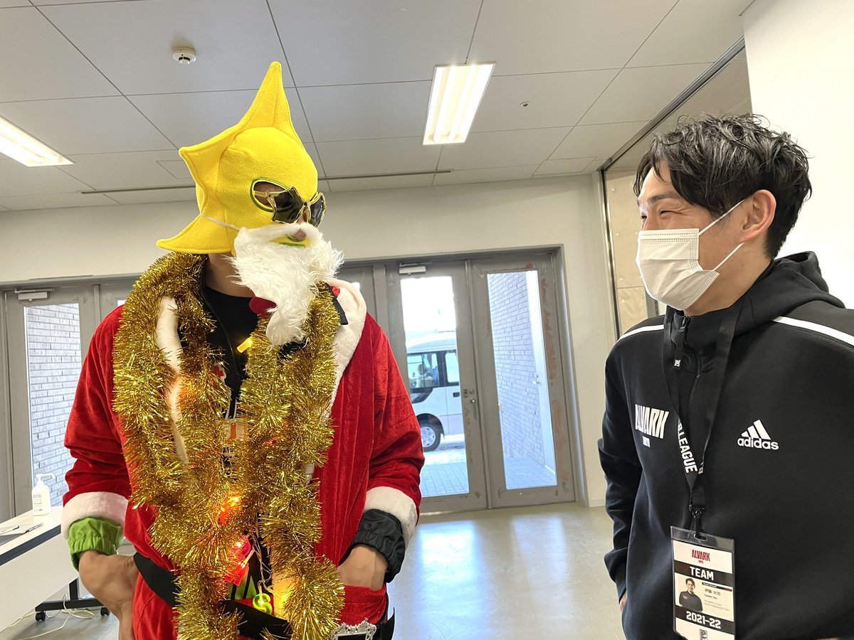 再会#伊藤大司 アシスタントGMと、？？！⭐️🤣@Taishito @Sakurai_Ryota @ALVARK_TOKYO #レバンガ北... [レバンガ北海道【Twitter】]