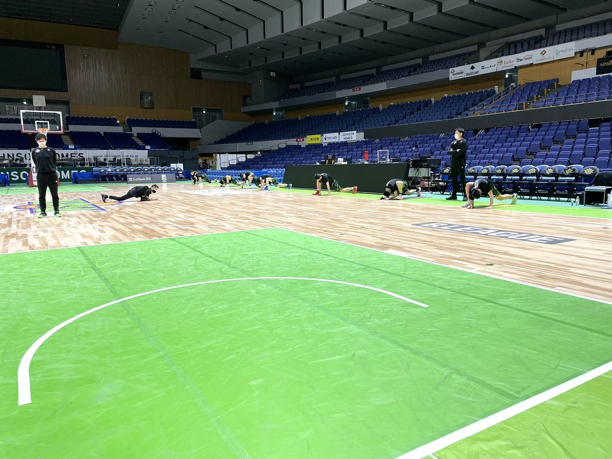 #レバンガ北海道U18 公開練習実施中⛹️‍♂️試合後のメインコートでは、公開練習を開始しております。クールダウンも含めて19:30前後..... [レバンガ北海道【Twitter】]