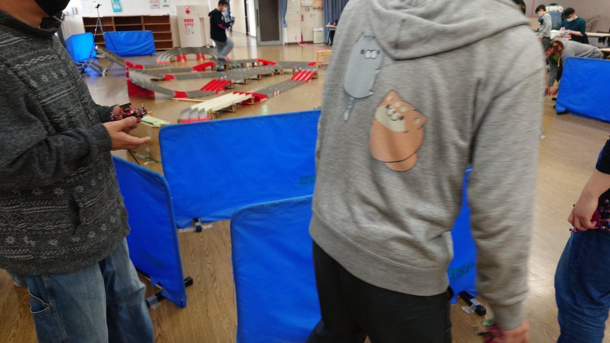 今日は、西区民センターでハイファイブのミニ四駆大会ですね。予約制なので飛び入り参加は出来ませんが、参加してる方は、安全に... [おもちゃの平野【Twitter】]