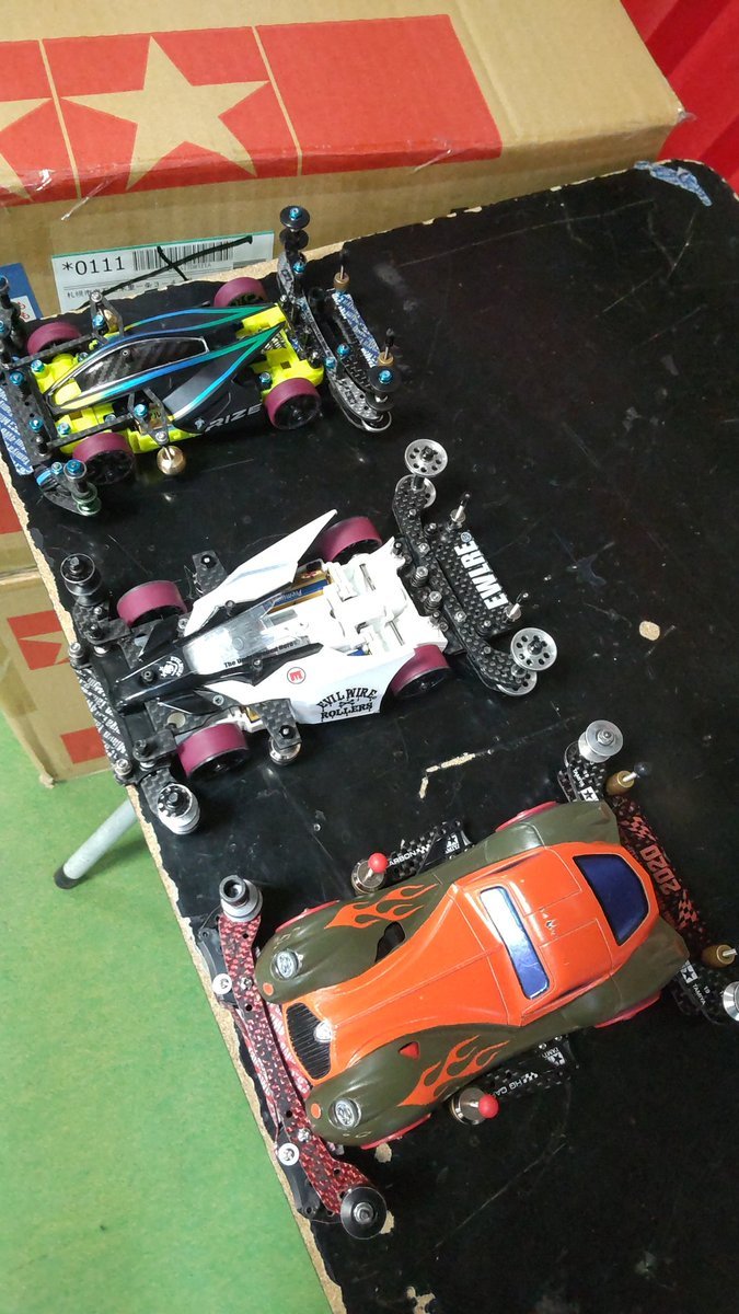 おもちゃの平野ミニ四駆大会オープン部門決勝戦始めまーす [おもちゃの平野【Twitter】]