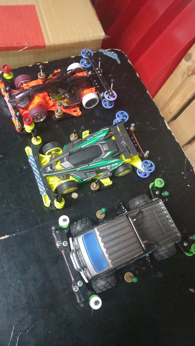 おもちゃの平野ミニ四駆大会、KPR部門決勝戦始めまーす [おもちゃの平野【Twitter】]