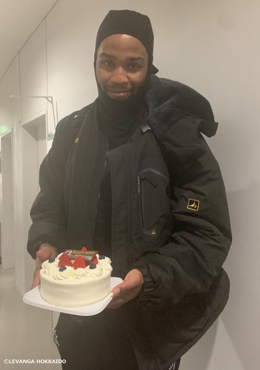 1/29にお誕生日を迎えた #ショーン・ロング 選手🎉👏1/29の試合後、 #レバンガ北海道 のオフィシャルスポンサーである株式会社 #... [レバンガ北海道【Twitter】]