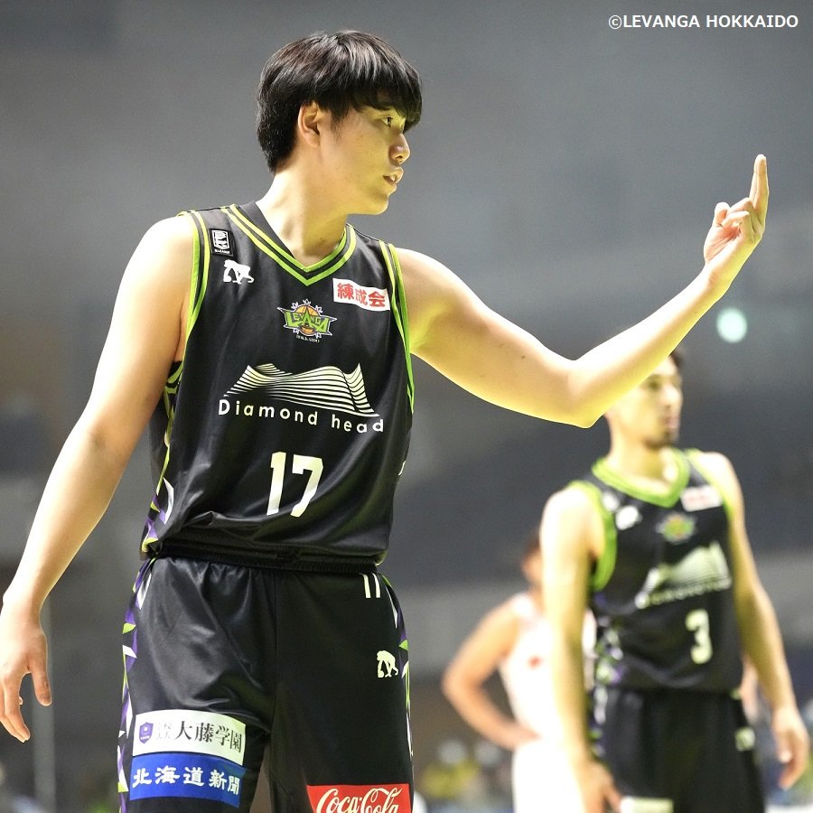 投稿＆投票用に、ハート泥棒間違いなしの、山口颯斗選手の写真を置いておきますね…🍫💚📱👆Instagramでの投票方法#山口颯斗#Bリ... [レバンガ北海道【Twitter】]