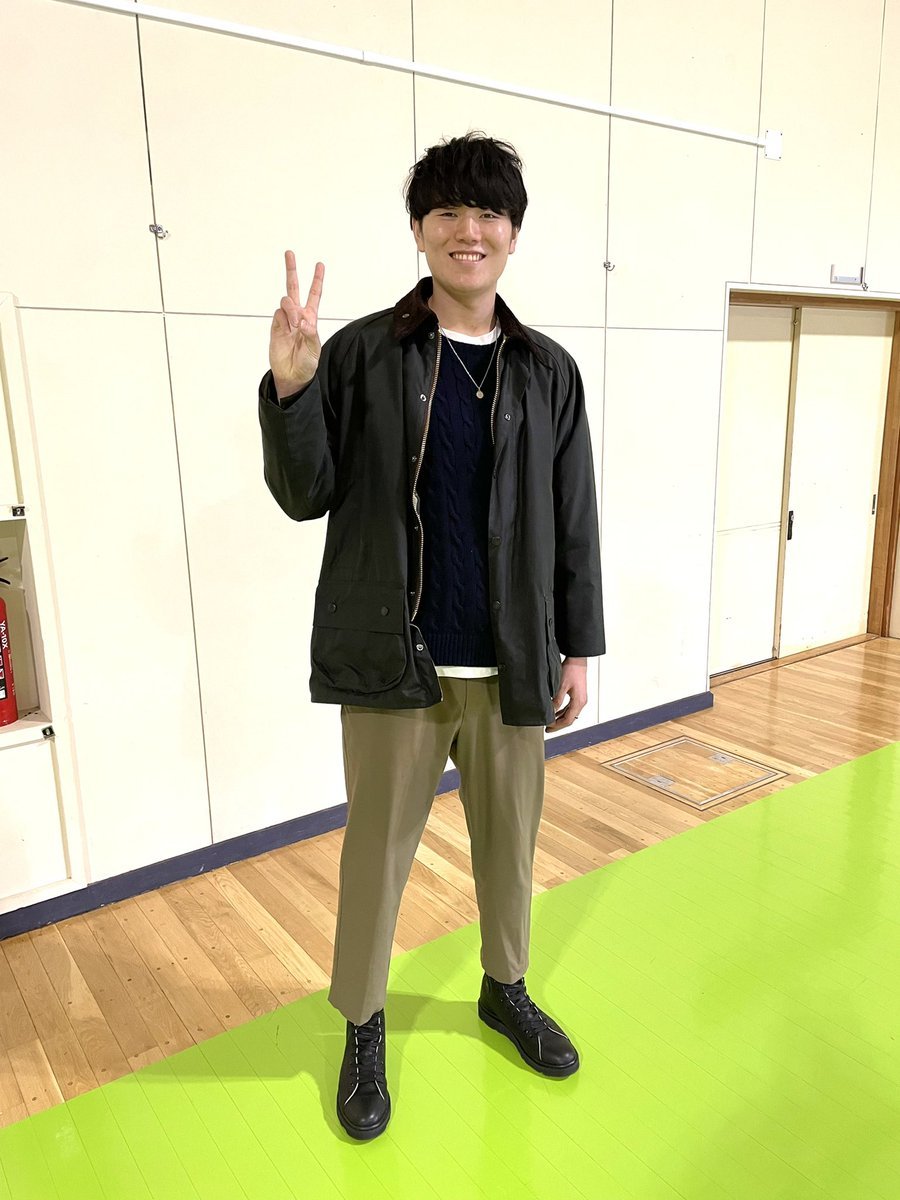 レバブーの皆さま、#Bスマコレ での投票はお済みですか？👀アプリ内では #山口颯斗 選手の素敵な私服姿のカードがご覧いただけます✨... [レバンガ北海道【Twitter】]