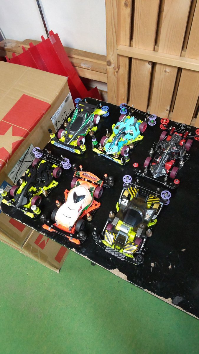 おもちゃの平野ミニ四駆大会KPR部門準決勝始めまーす（笑） [おもちゃの平野【Twitter】]