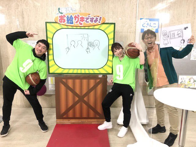 #お絵かきですよ、昨日は #レバンガ北海道バスケットボールアカデミー の安宅コーチ(U15HC)阿南コーチが挑戦させていただきまし... [レバンガ北海道【Twitter】]