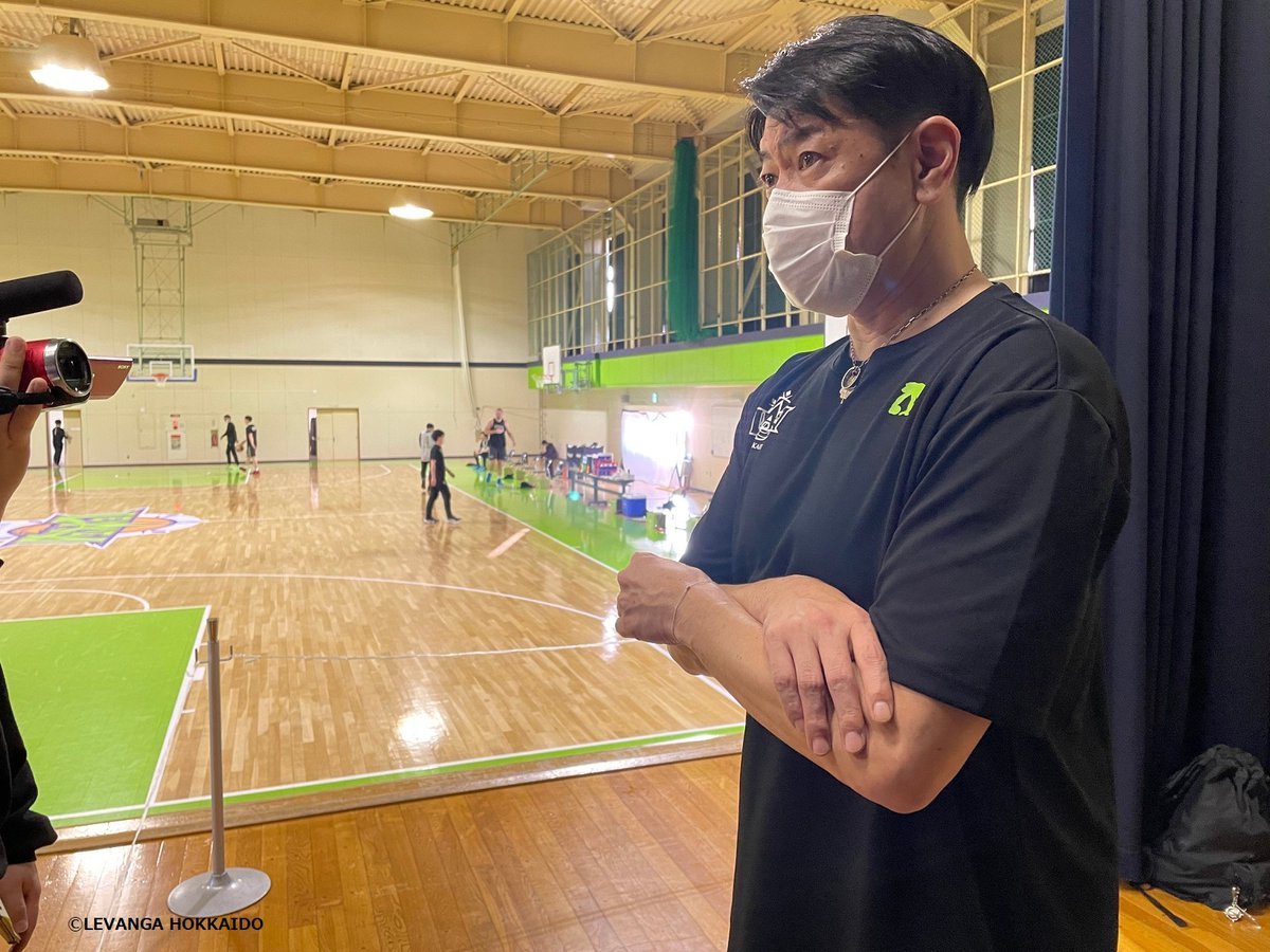 B.LEAGUE 2021ｰ22 SEASON 第33節vs茨城ロボッツ前メディア公開練習🏀#佐古賢一 HCコメント「オフェンスのバリエー... [レバンガ北海道【Twitter】]
