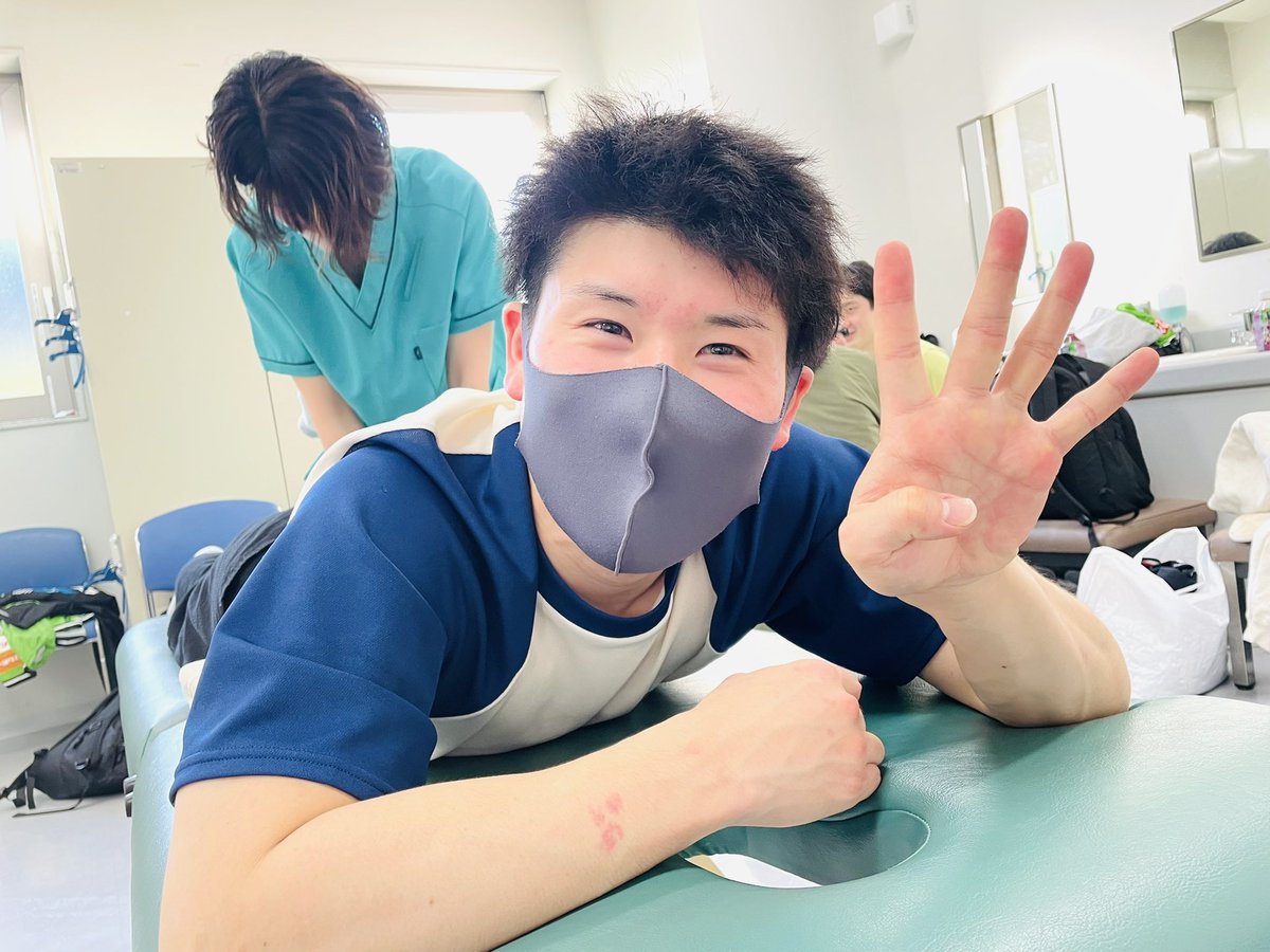 パパになって初めてのホームゲーム、そして勝利を手にした #寺園脩斗 選手⛹️‍♂️✨背番号が4で、娘ちゃんのお誕生日が令和4年4月4日✨4.... [レバンガ北海道【Twitter】]