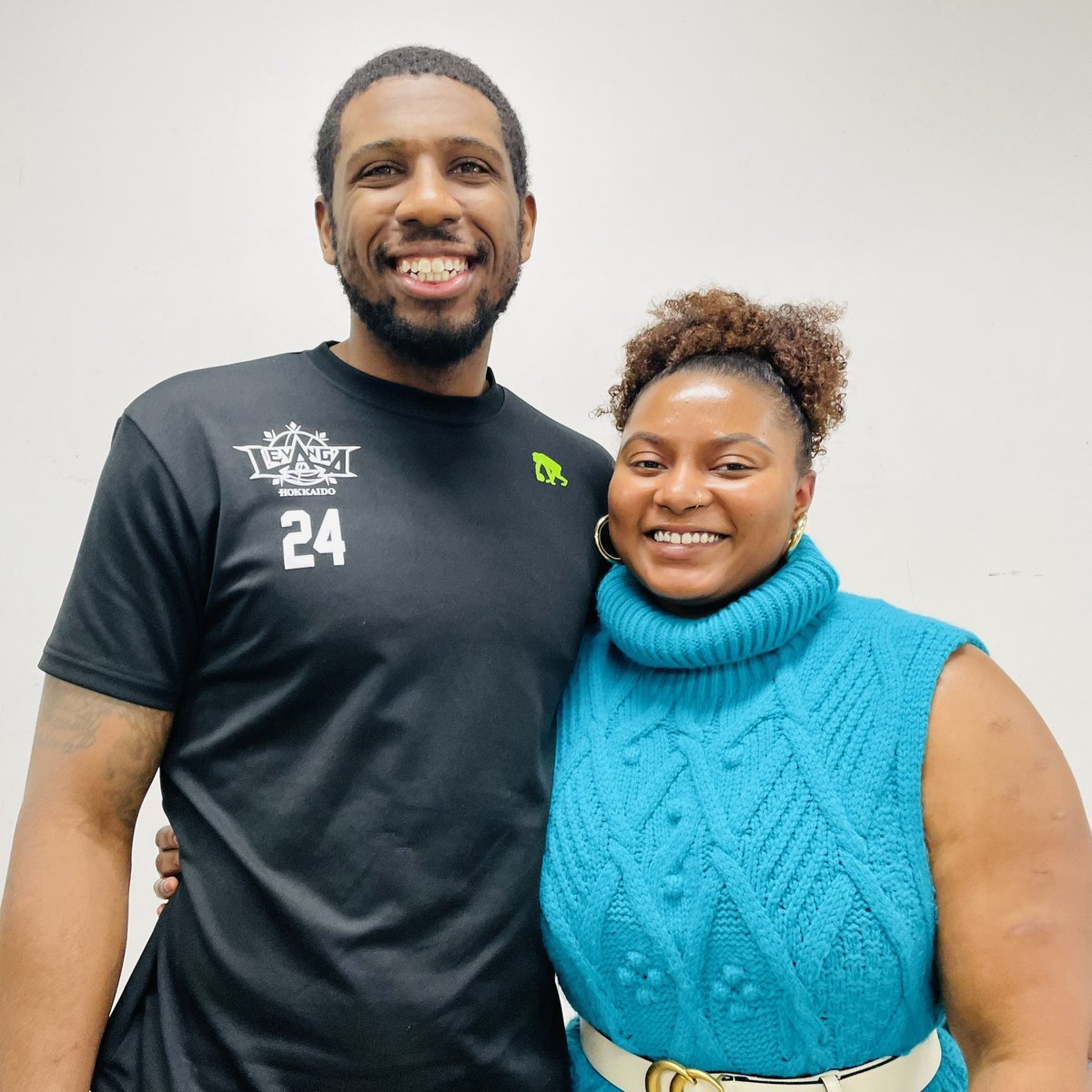 Today's MVP👑✨本日のMVP #デモン・ブルックス 選手✨もし照れちゃうよ…とかなかったら、ぜひいつも試合に応援に来てくれる、パ... [レバンガ北海道【Twitter】]