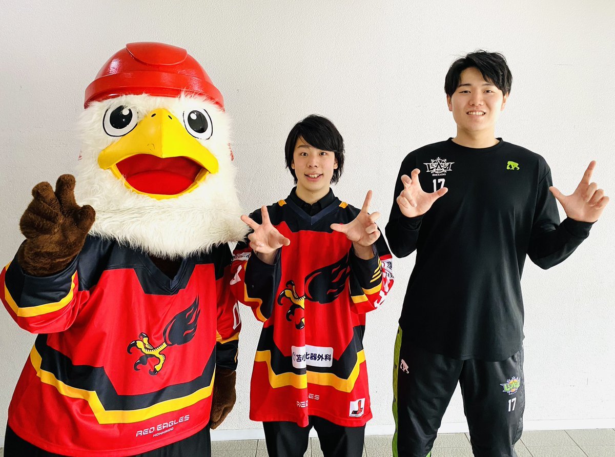 ここにもう1人『しゅうと』がいれば、#Wはやと と #Wしゅうと でさらに最高の一枚に…📸👀#レッドイーグルス北海道 の #鷲斗くん .... [レバンガ北海道【Twitter】]
