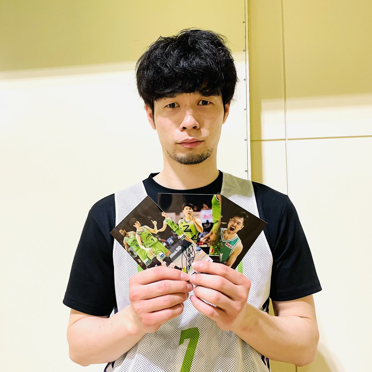 本日、#北海道新聞社 presents📰道新さんブースにて #道新パスポート の画面ご提示で、選手写真3枚セットをプレゼント🎁(先着15... [レバンガ北海道【Twitter】]