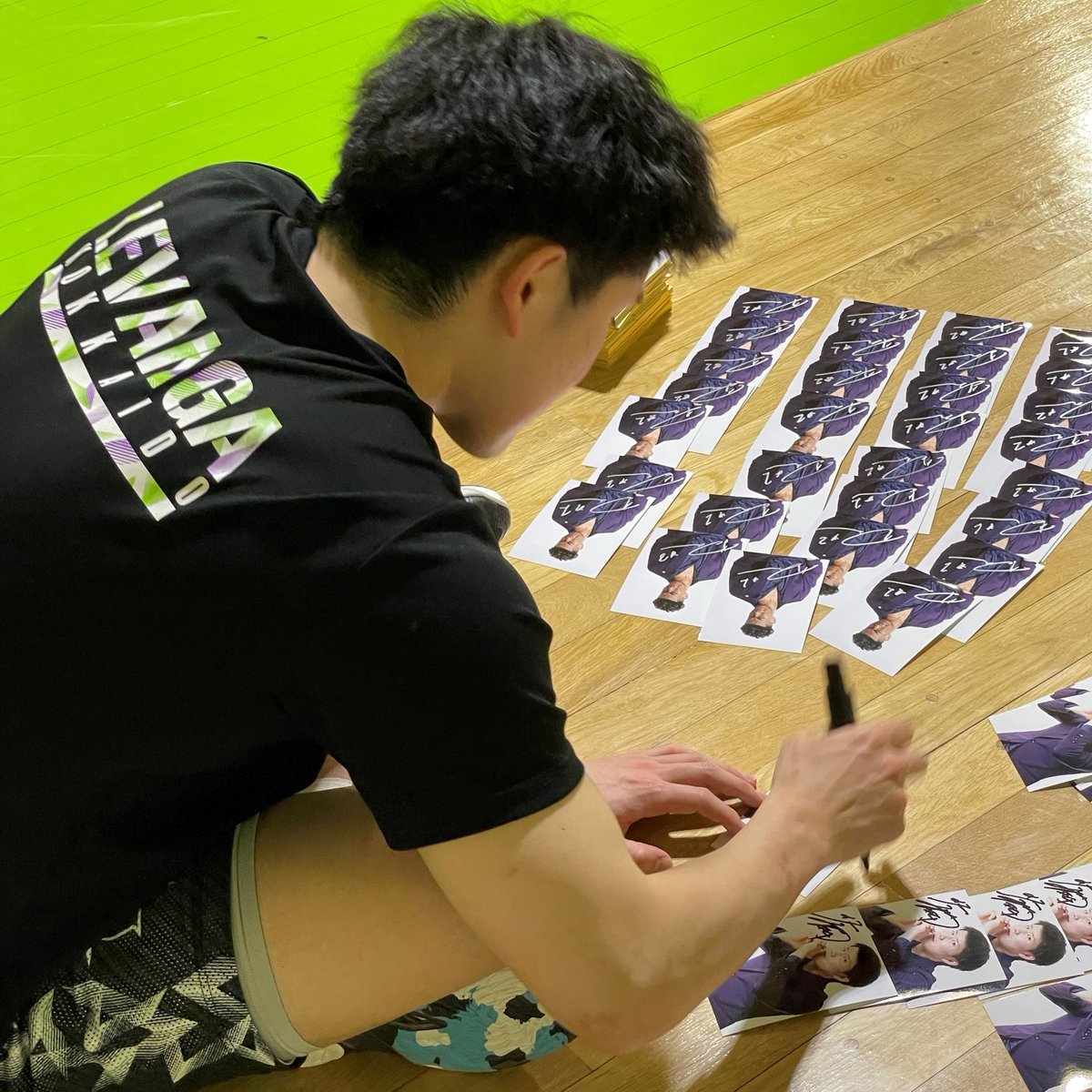 レバブーの皆さま📣☀#選手ごひいきセット の購入締め切りは💁【本日29日(金)23:59まで!!】最終戦の富山戦もしつこいようですが、サ... [レバンガ北海道【Twitter】]