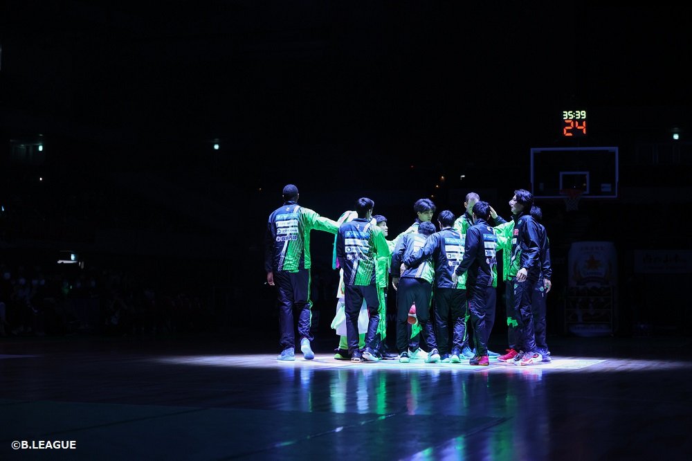 GAME DAY.今シーズン最後の一戦。このメンバーで闘う最後の日。全員で全力で、どんな苦境にもチームで立ち向かい、勝利を届けた... [レバンガ北海道【Twitter】]