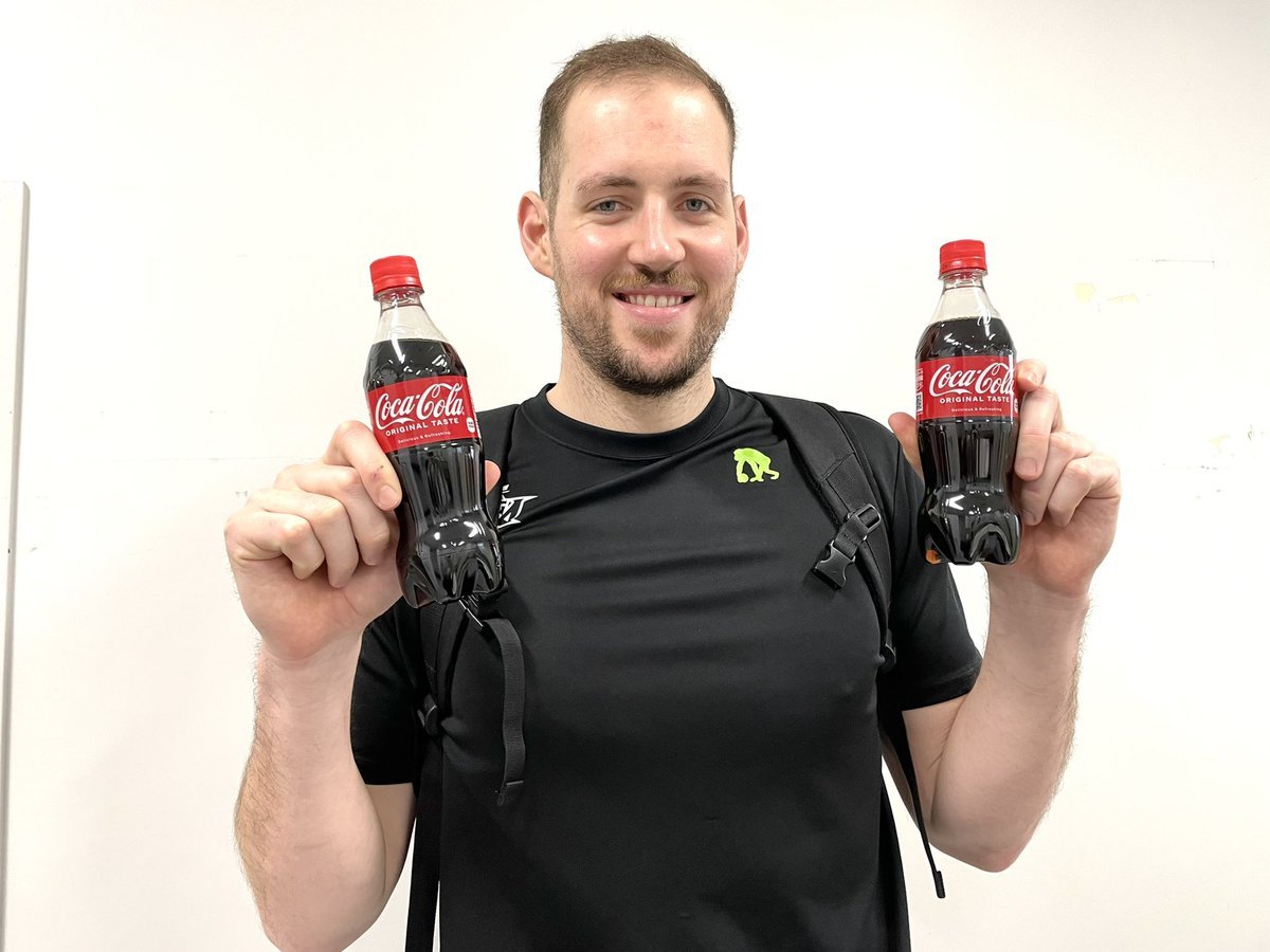 レバブーの皆さま、12時ですね。アリーナグルメは堪能されていますか？今日も選手たちのフリースローが入るように願をかけつつ、お... [レバンガ北海道【Twitter】]